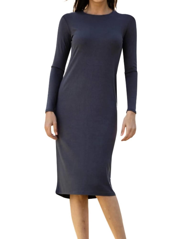 Front of a model wearing a size 1X Basic Ribbed Dress In Grey in Grey by Daniella Faye. | dia_product_style_image_id:346892